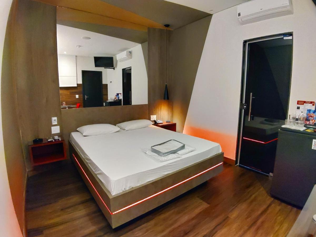 Motel Caribe 贝洛哈里桑塔 外观 照片